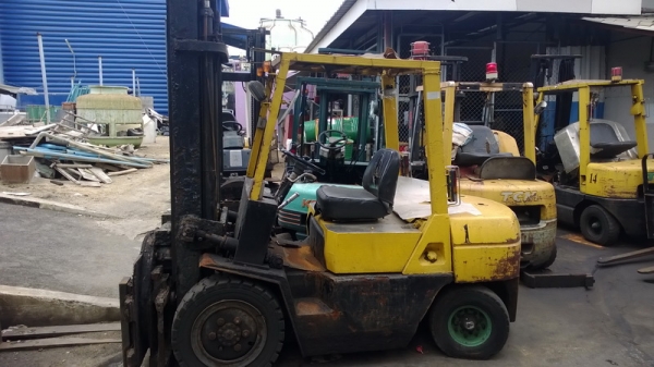 ฝากขายด่วนๆครับ รถยก TCM FD30Z8 ยก 3 ตัน  เสาสูง 4 เมตร เครื่องดีเซล เกียร์ออโต้