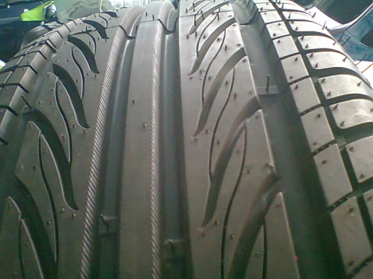 ยางนิรภัย FINIXX ไม่มีวันแบน ยางนิรภัย FINIXX ไม่มีวันแบน