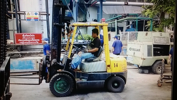 ฝากขายถูกๆครับ รถยก TCM FD30Z5 ยก 3 ตัน เสาสูง 4 เมตร เครื่องดีเซล เกียร์ออโต้ งาหมุน