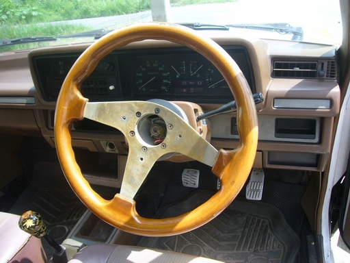 ขายรถ Ford Lacer 5ประตู ปี83  วิ่งไกลได้สบาย