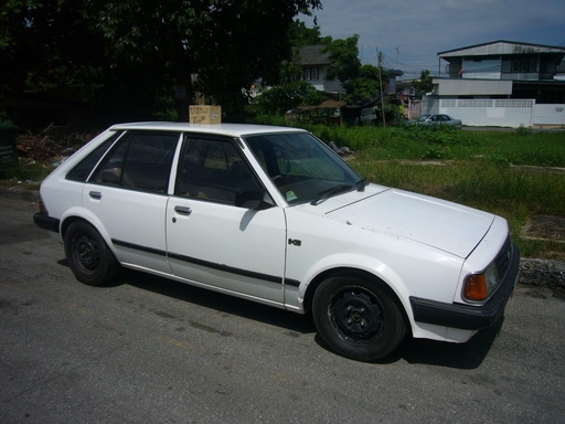 ขายรถ Ford Lacer 5ประตู ปี83  วิ่งไกลได้สบาย