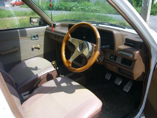 ขายรถ Ford Lacer 5ประตู ปี83  วิ่งไกลได้สบาย