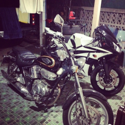 ขาย CBR400 ทะเบียนแท้ ปี92 แต่ง Rc212 ขาวดำ (มี Clip ครับ) ขาย CBR400 ทะเบียนแท้ ปี92 แต่ง Rc212 ขาวดำ (มี Clip ครับ)