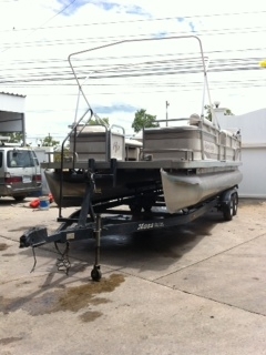 ขายเรือ Pontoon 26ฟุต เรือสวยมาก นั่งได้ 15 คน ราคาถูกสุดๆ เรือแบบนี้มีน้อยมาก