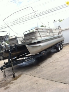 ขายเรือ Pontoon 26ฟุต เรือสวยมาก นั่งได้ 15 คน ราคาถูกสุดๆ เรือแบบนี้มีน้อยมาก