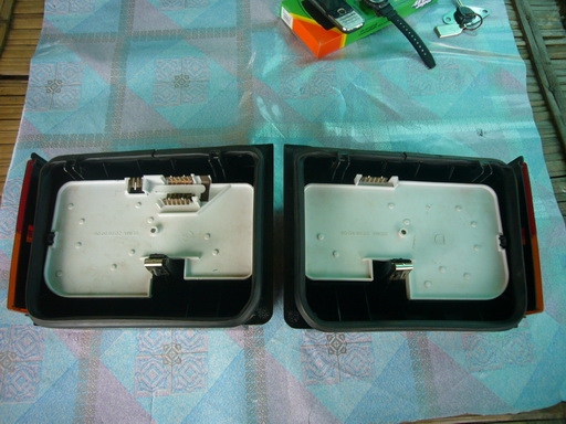 ขายไฟท้ายและตัวล็อคกระโปงหลัง ซีตอง BX 1.6