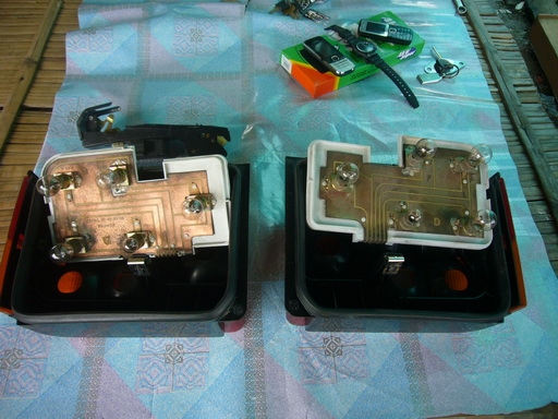 ขายไฟท้ายและตัวล็อคกระโปงหลัง ซีตอง BX 1.6