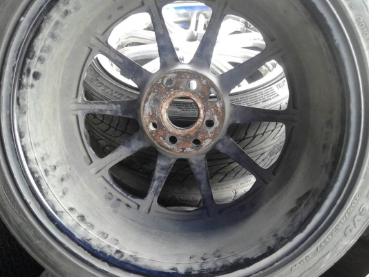 แม็กขอบ 17 x 7 พร้อมยาง 205 45  ปี 10