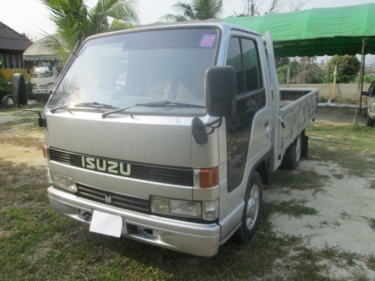 ISUZU NHR ตาหวาน เครื่อง 4JB1 2800CC.ป้ายเล็กไม่ติดเวลา ISUZU NHR ตาหวาน เครื่อง 4JB1 2800CC.ป้ายเล็กไม่ติดเวลา