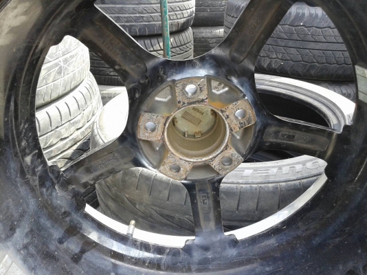 แม็กขอบ 17 x 7 พร้อมยาง 215 45 ปี 08 1 ชุด  ยางยังใช้ได้