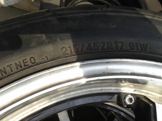 แม็กขอบ 17 x 7 พร้อมยาง 215 45 ปี 08 1 ชุด  ยางยังใช้ได้