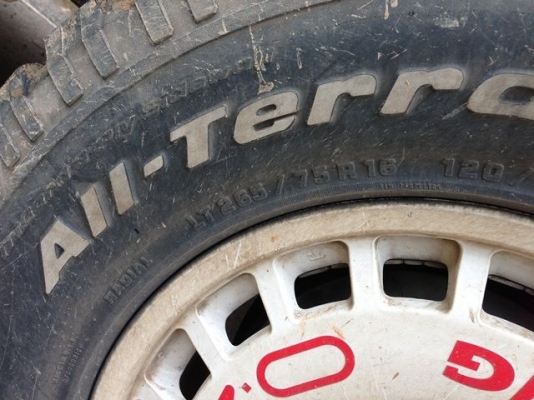 ขาย bf 265 75 16 ปี 09 8500  245 75  09 เส้นละ 1000