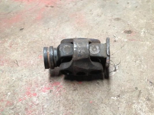 ขาย inter dmax ท่อข้าม turbo เขาไอดี 2L ยอยคทิศ เฟืองํy60