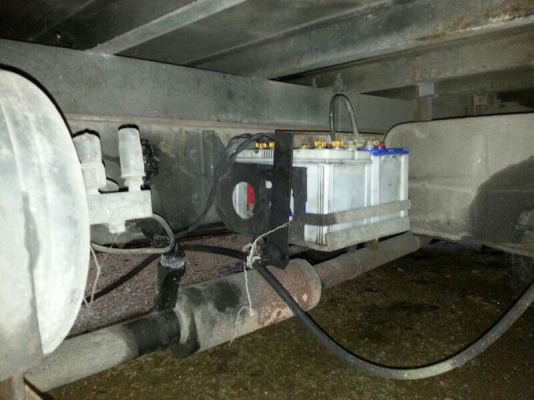 รถอีซูซุ lSUZU 10 ล้อ รั้ว FVM 175 แรงม้า ( เพลาเดียว )    สนใจติดต่อ 081- 6079515