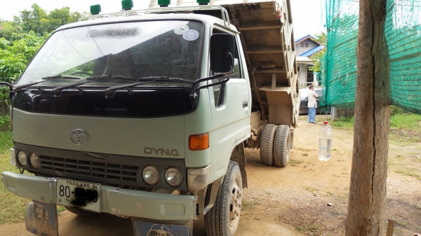 ขายTOYOTA 400 ปี40เครื่องดีชัชชีสวย มีสโลว์ มีแอร์กระบอก3M