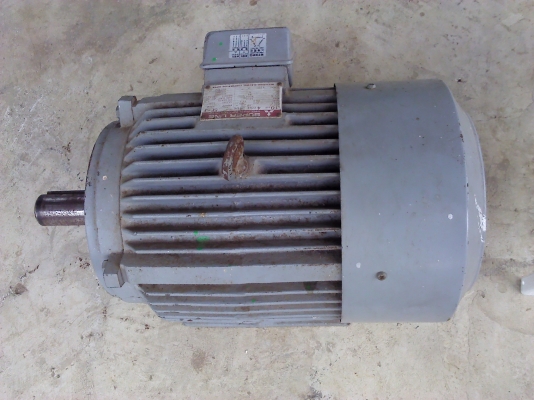 มอเตอร์ mitsubishiลูกใหญ่ขนาด 10 แรง 3 เฟส 220-380 V. สภาพสวยพร้อมใช้ เสียงเงียบ แรงดี