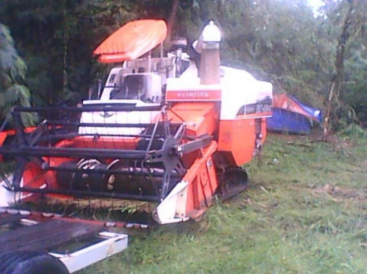 ***ขายแล้วครับขอบคุณ Truck2hand ขายรถเกี่ยว+เทเลอร์ สภาพพร้อมใช้งาน ใช้งานน้อย KUBOTA DC68G(อุ้ม)  รถปี53 ชั่วโมงทำงาน 1,3xx ชม. สภาพสวย ช่วงล่างแน่นดี เครื่องดี ซื้อไปทำงานได้เลย ราคาต่อรองได้เด้อ พี่น้องครับ