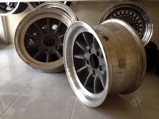 ขายล้อกล้วยแท้ Australia ขอบ 14x7 ET4.5 5/114.3 ล้อใหม่เก่าเก็บมี 1 คู่ สวยครับ