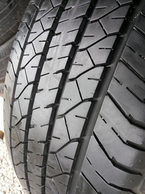 ขายยาง235/55/18 ปี 11/3เส้นปี10/1เส้น DUNLOP SP270 1 ชุด