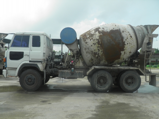 รถโม่ปูน 10 ล้อ หัว FR 3ใบปัด เครื่อง EK100 (ขายด่วน)