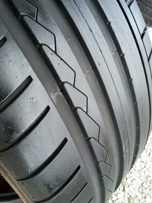 ขายยาง235/40/18 ปี 4410 DUNLOP SPORT MAXX GT MO 1 คู่