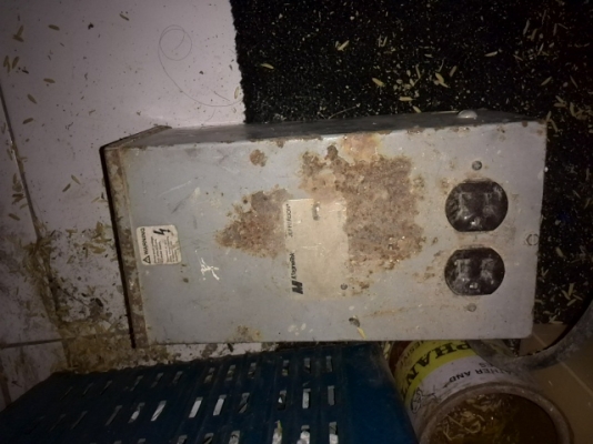 ขายหม้อแปลงไฟ 220V ออก 110V