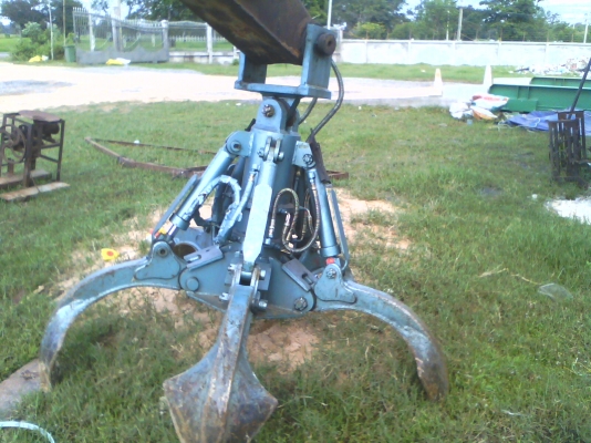 ด่วนต้องการซื้อแบคโฮ120 ไว้คีบเศษเหล็ก ราคาไม่เกิน400,000