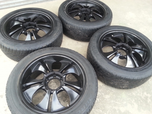 ล้อขอบ 20 6รู พร้อมยาง Aurora 265/50/20