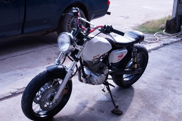 ขาย HONDA CG เครื่อง LIFAN 200 CC ทะเบียนพร้อมโอน แต่งล้อโตมาก ๆ เสียง โหด ๆ ครับ ขาย HONDA CG เครื่อง LIFAN 200 CC ทะเบียนพร้อมโอน แต่งล้อโตมาก ๆ เสียง โหด ๆ ครับ