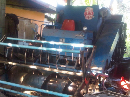 ขายรถเกี่ยวข้าวถูกๆใช้งานได้เลย ขายรถเกี่ยวข้าวถูกๆใช้งานได้เลย