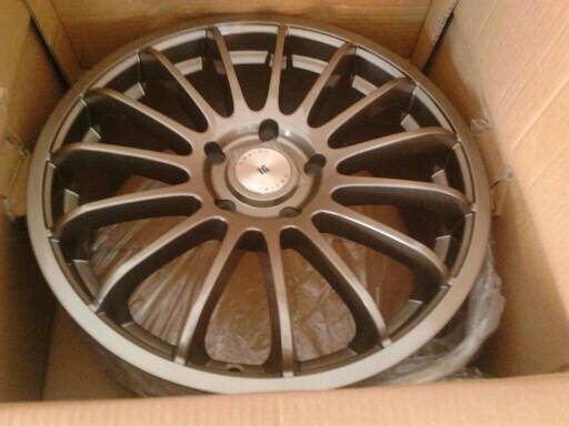 ขายล้อ 17&times;7 5รู114.3 ชุดละ 9,900 บาท