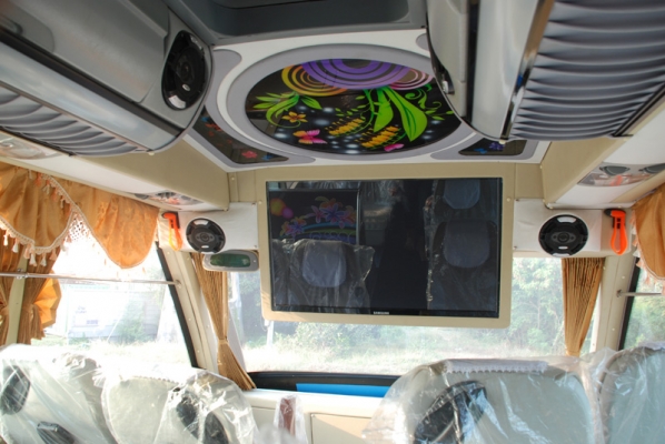 ขายรถบัส 2 ชั้น Isuzu VIP ผ่านเทสเอียงแล้ว