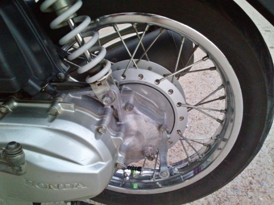 สกูปปี้ไอคันนี้สีขาว สกูปปี้ไอคันนี้สีขาว