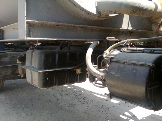 6 ล้อ ISUZU FSR11H 145 HP ถังน้ำแฝดสยาม หรือหัวคัสซี่ ยาว 5 เมตร ปี 37