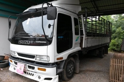***ขายแล้วครับขอบคุณ Truck2hand ขาย6ล้อช่วงยาว สภาพสวยๆ ISUZU DECA 210HP เครื่องเดิมเกียร์เดิมแน่นๆ แรงดี เกียร์ไม่มีหลุด ช่วงล่างคัสซีสวยไม่ปะไม่ดาม ไม่มีบวม กระบะคอกเหล็กยาว5.50ม.สภาพดี ไม่ผุไม่หักหัวสวยเดิม ภายในสวยคอนโซลครบ แอร์ พ.พาวเวอร์ เบรคทริฟฟี่