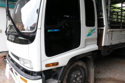 ***ขายแล้วครับขอบคุณ Truck2hand ขาย6ล้อช่วงยาว สภาพสวยๆ ISUZU DECA 210HP เครื่องเดิมเกียร์เดิมแน่นๆ แรงดี เกียร์ไม่มีหลุด ช่วงล่างคัสซีสวยไม่ปะไม่ดาม ไม่มีบวม กระบะคอกเหล็กยาว5.50ม.สภาพดี ไม่ผุไม่หักหัวสวยเดิม ภายในสวยคอนโซลครบ แอร์ พ.พาวเวอร์ เบรคทริฟฟี่