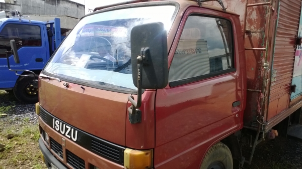 6ล้อตู้แห้งISUZU NKR110แรง รถห้างแท้...สภาพดีพร้อทใช้.. 6ล้อตู้แห้งISUZU NKR110แรง รถห้างแท้...สภาพดีพร้อทใช้..