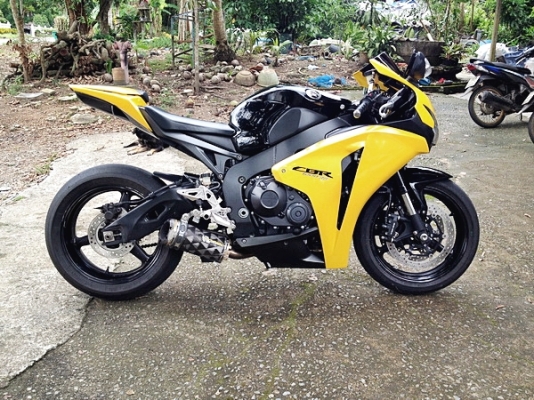 ขาย*แลก*เทิร์น CBR1000RR ปี08 สพม.แท้ รถสวย เครื่องดี ระบบไฟครบ ท่อฟูล Two Brother