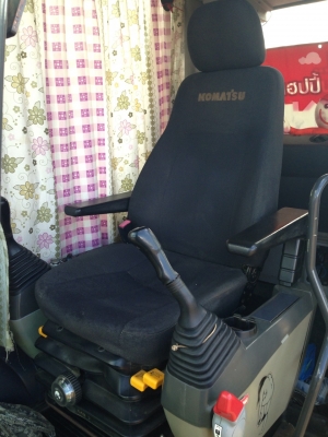 ขายรถแม๊กโค komatsu pc200-8