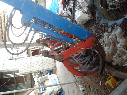 ขายแล้วครับพี่จากโคราช มารับเอง เครื่องคีบอ้อย ของ กฤษณะการช่างคานคู่ 150000