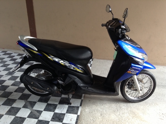 ขาย!!!ฮอนด้าคลิ๊ก ปี50 รถเครื่องดีคับ มีเล่มทะเบียนครบ ภาษีไม่หมด