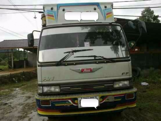 ขายรถ 6 ล้อรั้วหลังถนน HINO FF 195 แรงม้า ยาง 900 ถังกระบะยาว 7 เมตร ราคา 660000