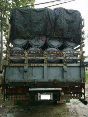 ขายรถ 6 ล้อรั้วหลังถนน HINO FF 195 แรงม้า ยาง 900 ถังกระบะยาว 7 เมตร ราคา 660000