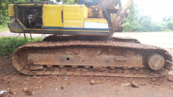 KOBELCO SK220 MARK III มีเล่มทะเบียนพร้อมโอน