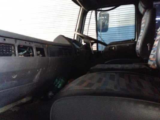 ขาย 10 ล้อ ฮีโน่ รุ่น FL 3 H เครื่อง 195 แรง กระบะไม้ ยาว 7 เมตร  ปี 2540