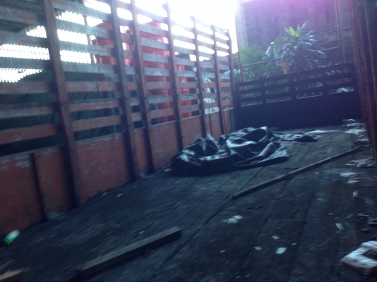 ขาย 10 ล้อ ฮีโน่ รุ่น FL 3 H เครื่อง 195 แรง กระบะไม้ ยาว 7 เมตร  ปี 2540