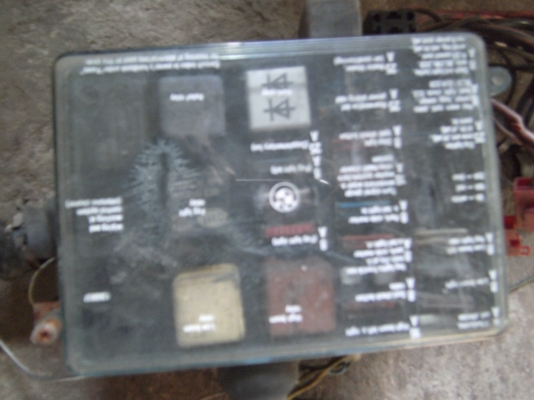 ขายกล่อง ฟิว BMW E28