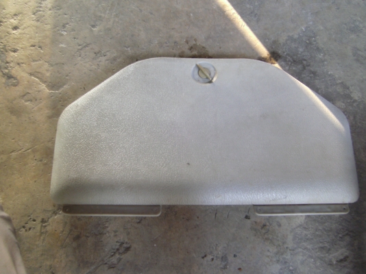 ที่เก็บเครื่องมือหลังรถ BMW E28