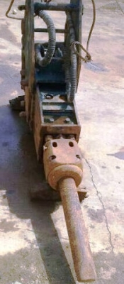 หัวแย๊กซ์ โอกาดะ ญี่ปุ่น ใช้กับรถแบคโฮ KOMATSU PC200 สภาพสวยกิ๊บ มีีรถแบคโฮ ทดสอบการใช้งาน.