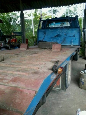 รถบรรทุก 6 ล้อ ยี่ห้อ TOYOTA กับ รถเกี่ยว ยี่ห้อ KUBOTA